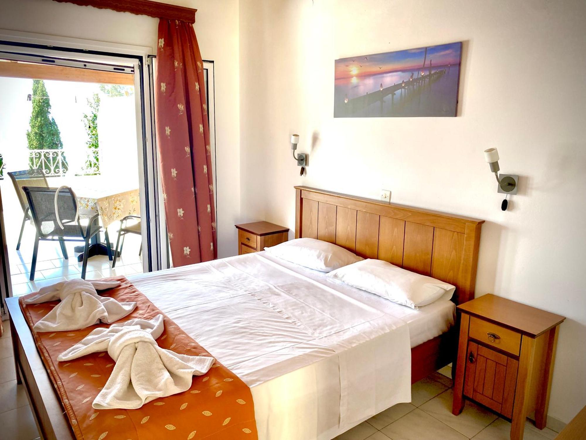 Stella'S Apartments Agios Gordios  Exterior photo
