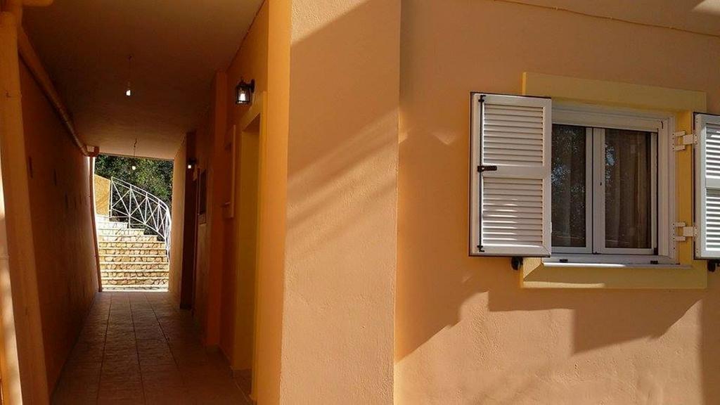 Stella'S Apartments Agios Gordios  Exterior photo