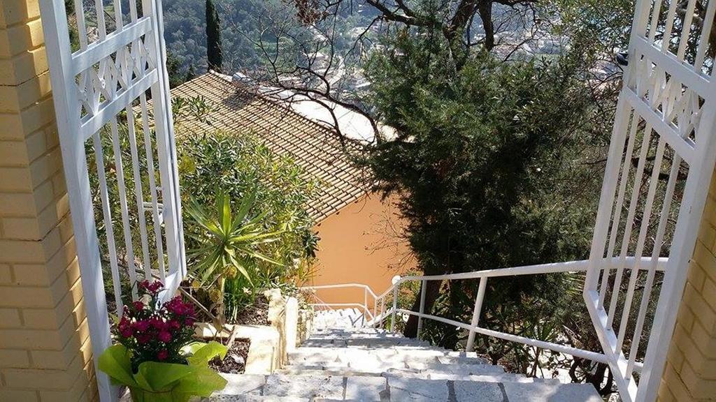 Stella'S Apartments Agios Gordios  Exterior photo