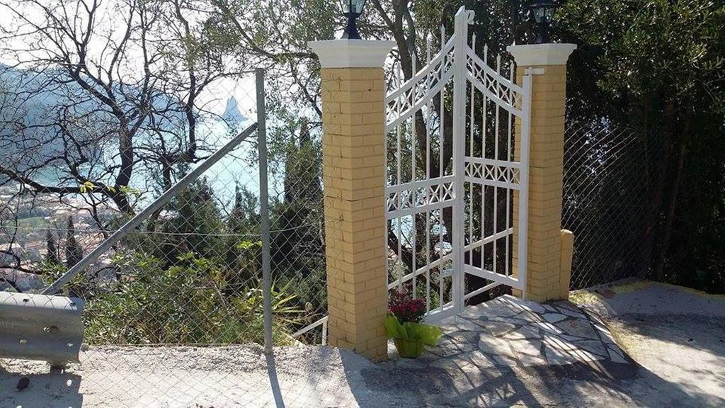Stella'S Apartments Agios Gordios  Exterior photo