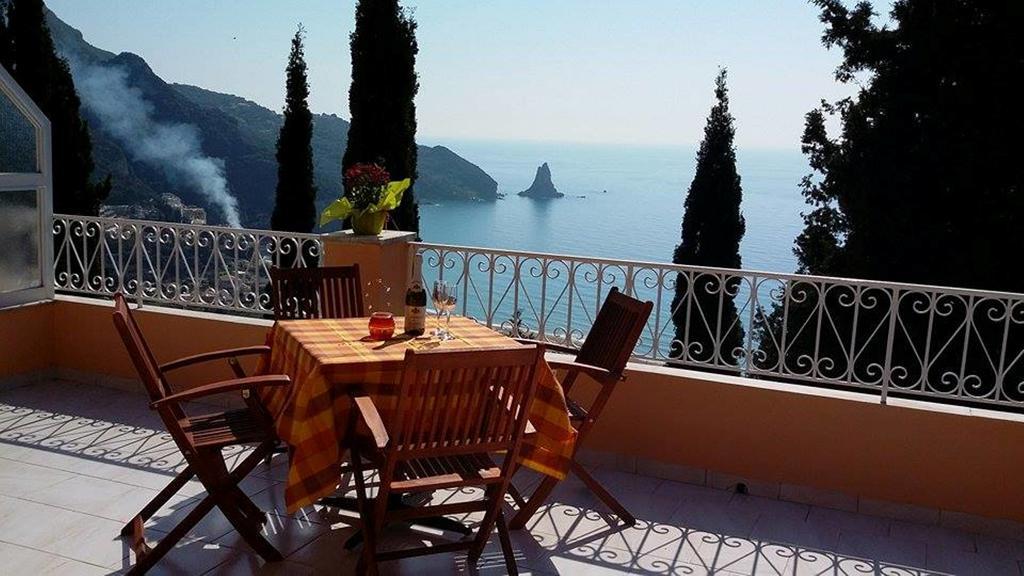 Stella'S Apartments Agios Gordios  Exterior photo
