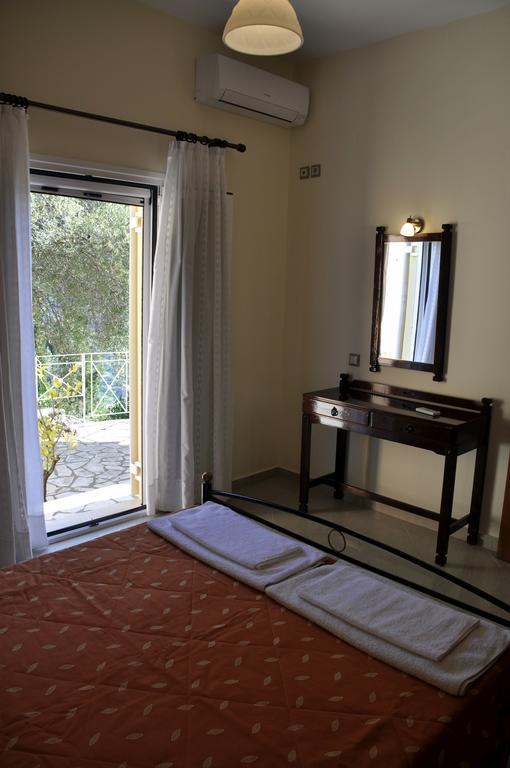 Stella'S Apartments Agios Gordios  Exterior photo