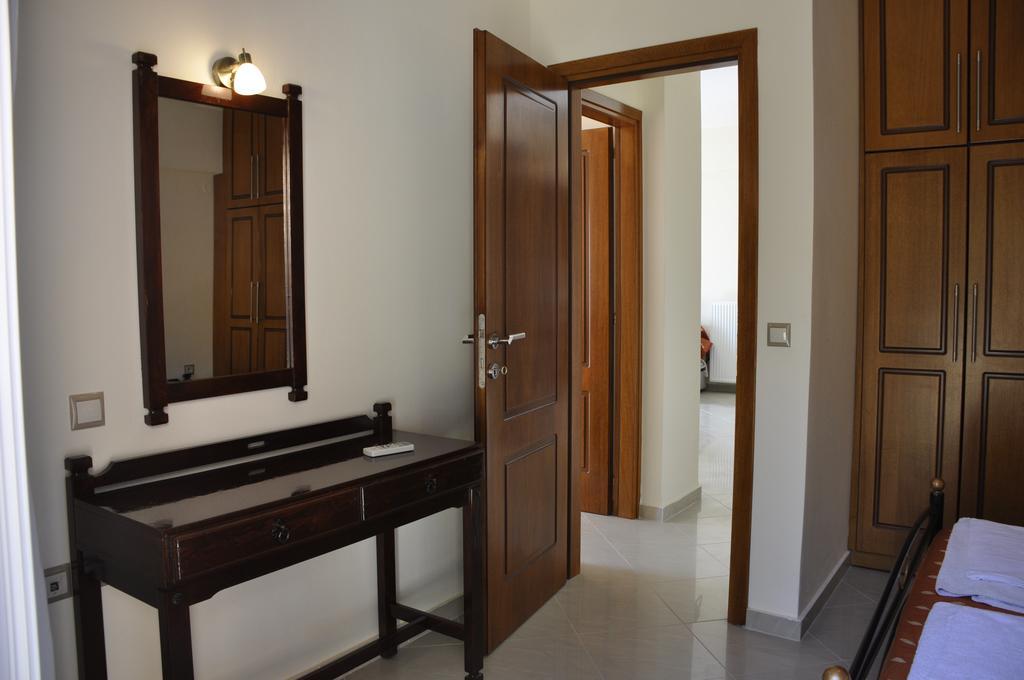 Stella'S Apartments Agios Gordios  Exterior photo