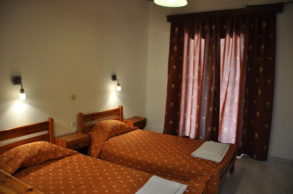 Stella'S Apartments Agios Gordios  Exterior photo