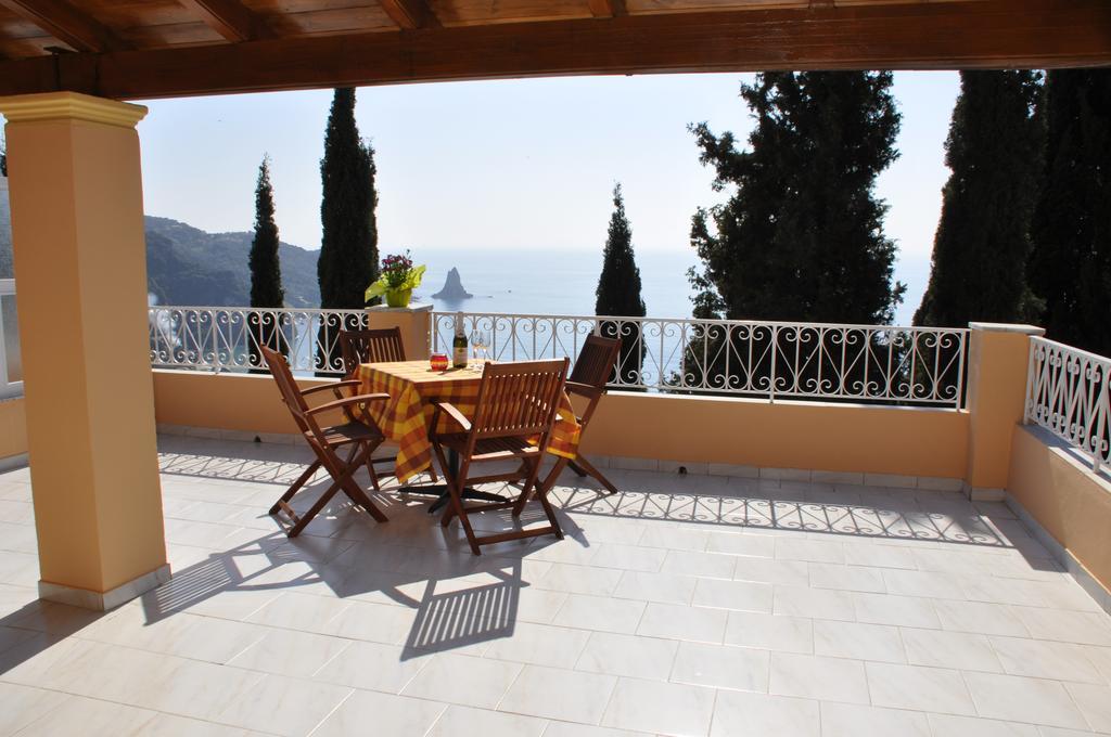 Stella'S Apartments Agios Gordios  Exterior photo