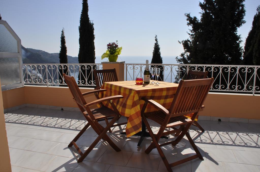 Stella'S Apartments Agios Gordios  Exterior photo