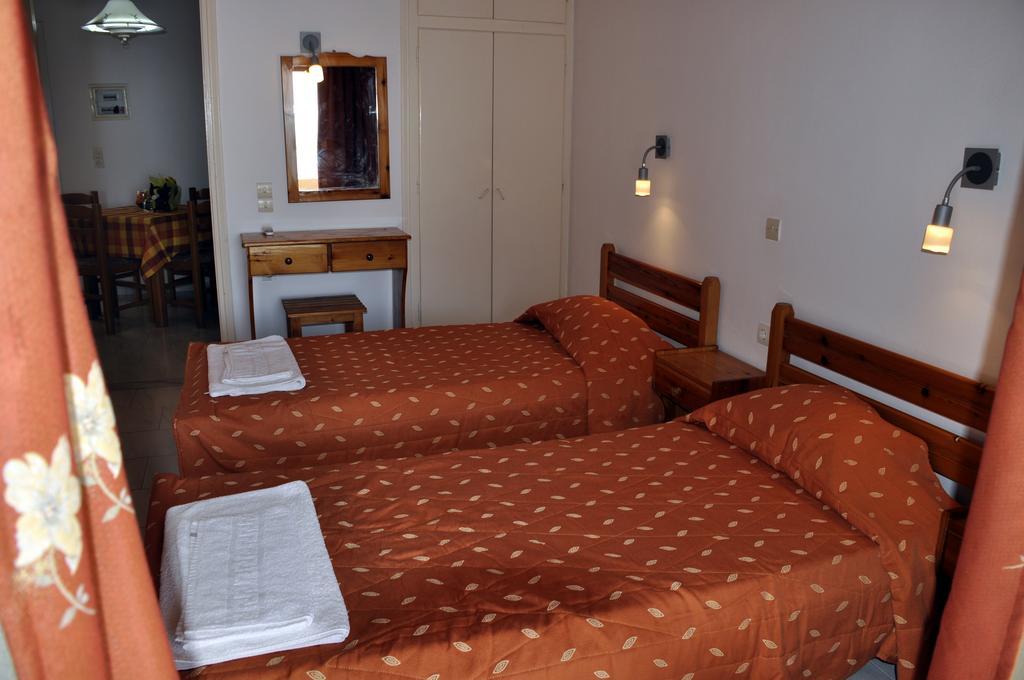 Stella'S Apartments Agios Gordios  Exterior photo