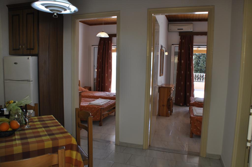 Stella'S Apartments Agios Gordios  Exterior photo