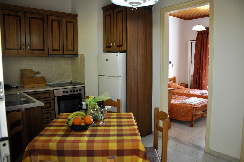 Stella'S Apartments Agios Gordios  Room photo